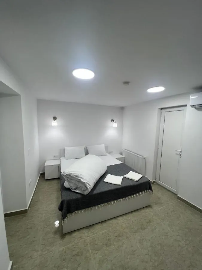 Hostel Casa Popa Nan Bucureşti 0*,